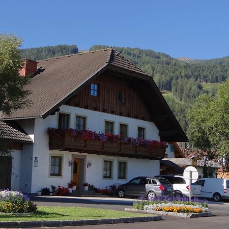 Haus Edelweiss Apartment Sankt Margarethen im Lungau Luaran gambar