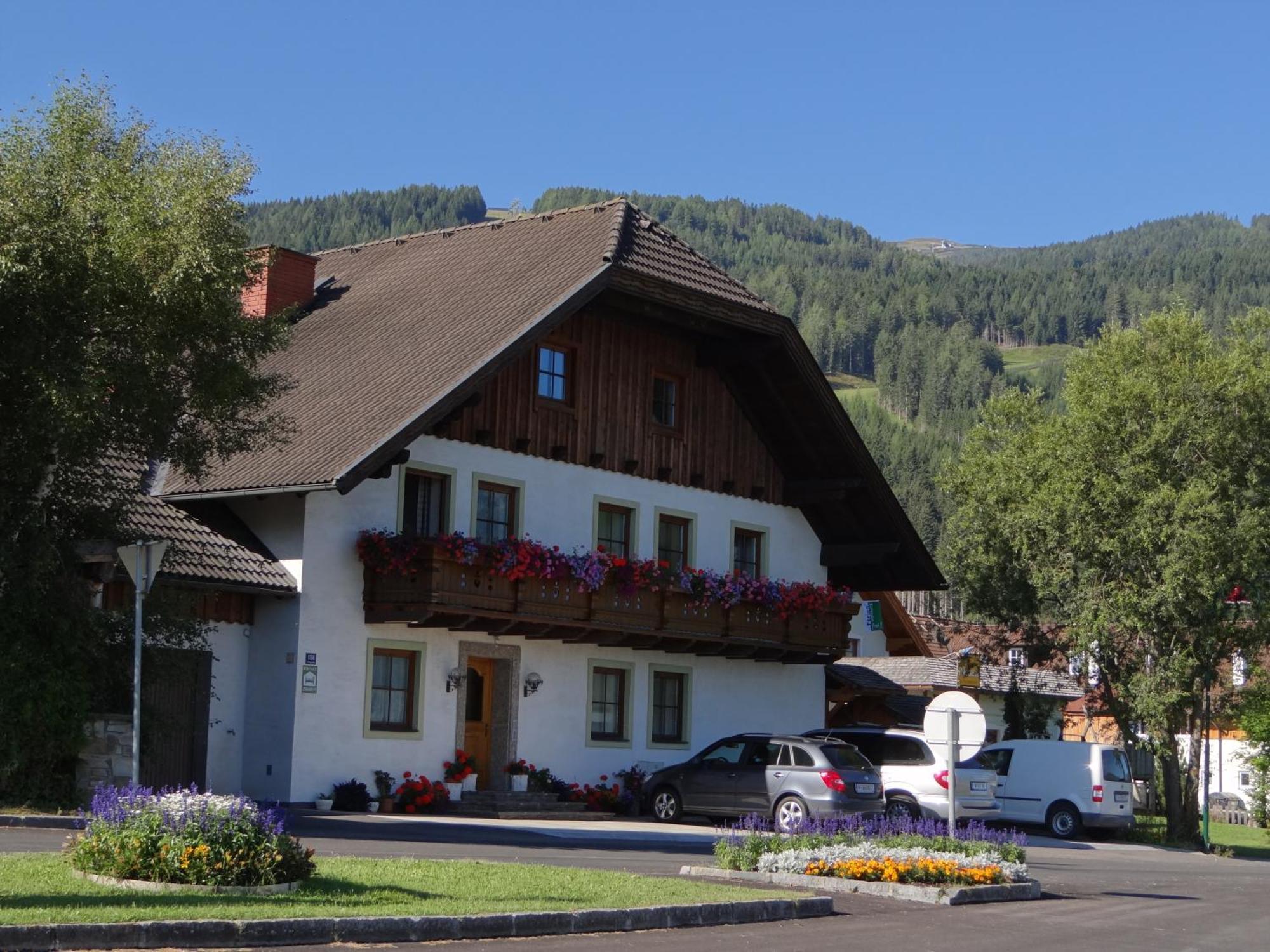 Haus Edelweiss Apartment Sankt Margarethen im Lungau Luaran gambar