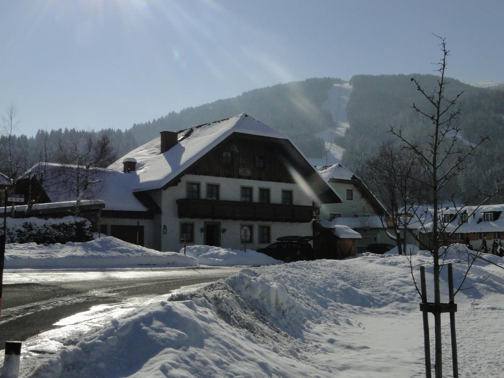 Haus Edelweiss Apartment Sankt Margarethen im Lungau Luaran gambar