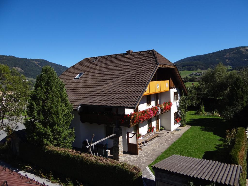 Haus Edelweiss Apartment Sankt Margarethen im Lungau Luaran gambar